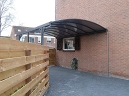 Carport bij woonhuis Doorzwin 4191 Julianadorp